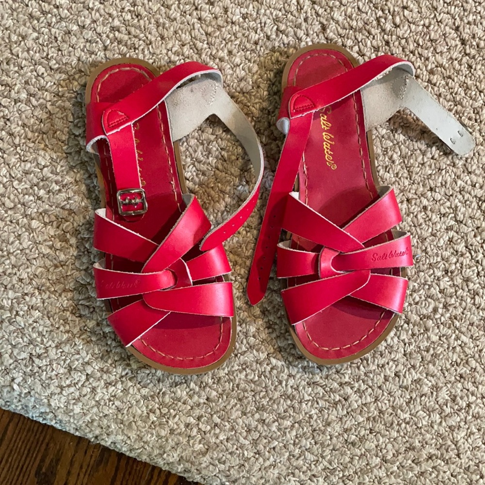 Women’s Salt water sandals size 7